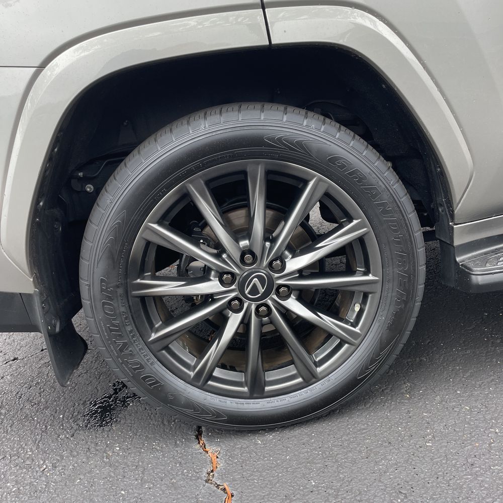 2023 Lexus LX 600 F SPORT Handling