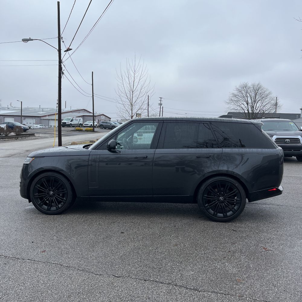 2024 Land Rover Range Rover P530 SE