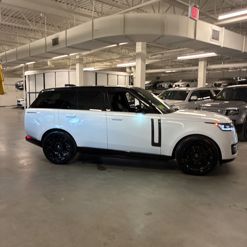 2024 Land Rover Range Rover P530 SE