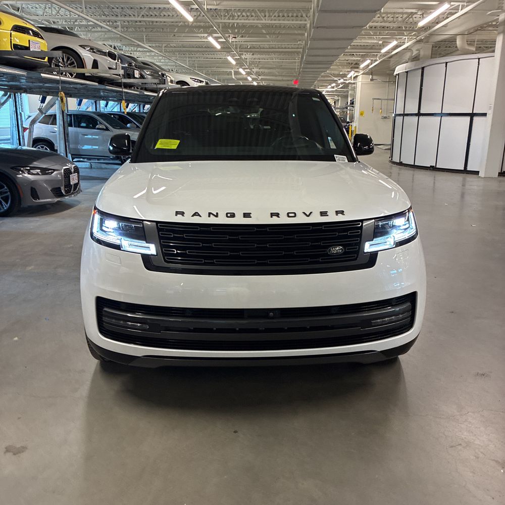 2024 Land Rover Range Rover P530 SE