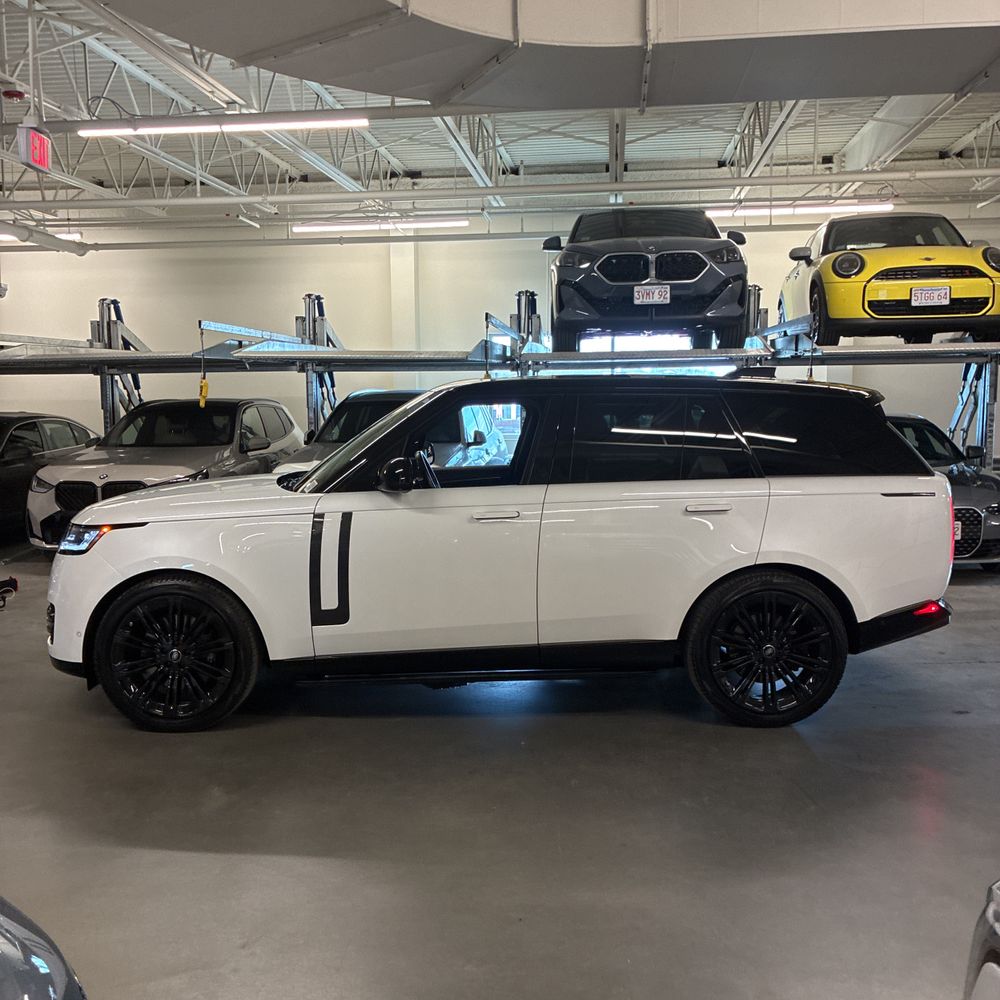 2024 Land Rover Range Rover P530 SE