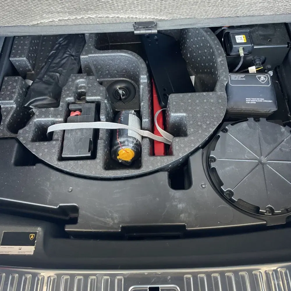 2022 Lamborghini Urus Base