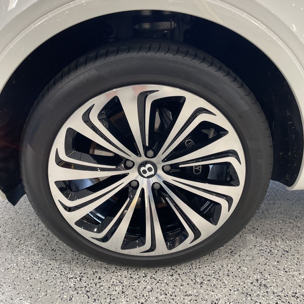 2024 Bentley Bentayga Base