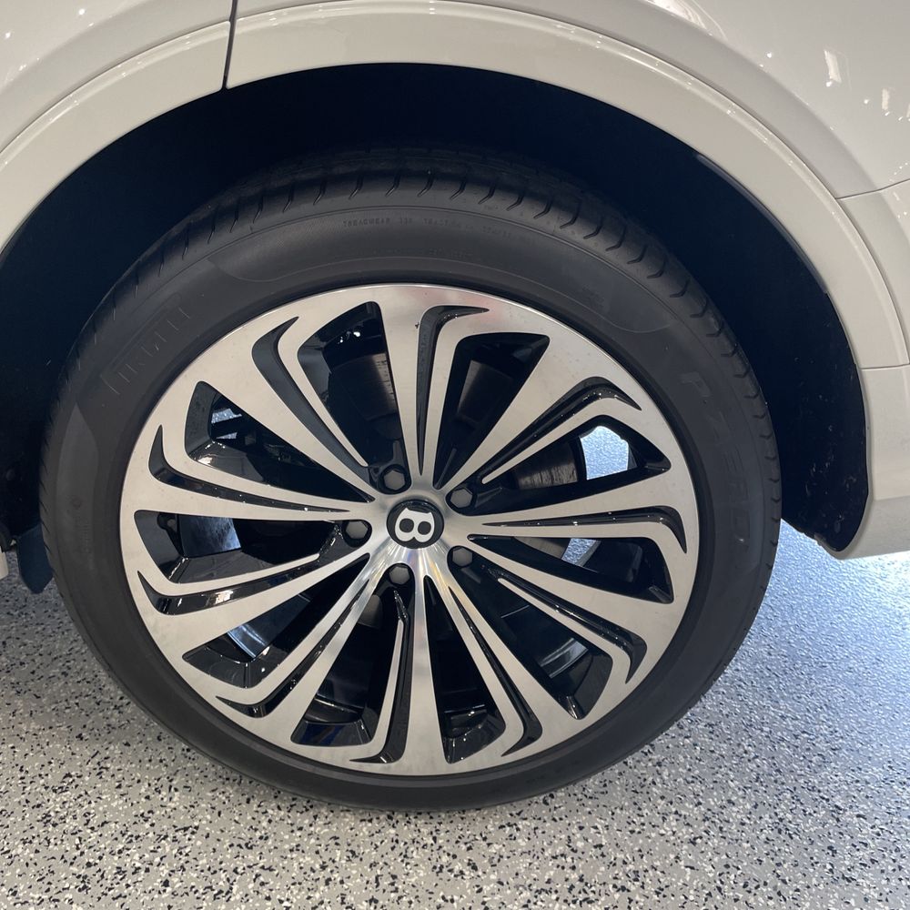 2024 Bentley Bentayga Base