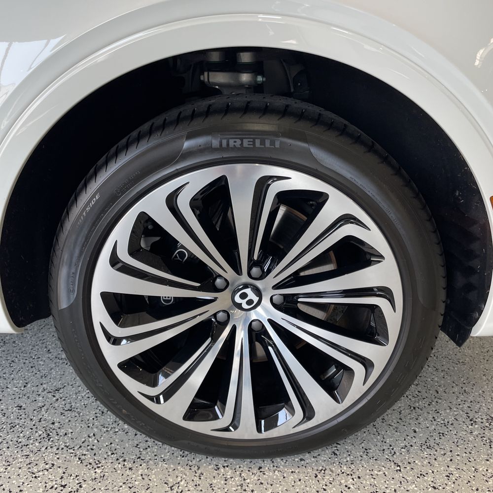 2024 Bentley Bentayga Base