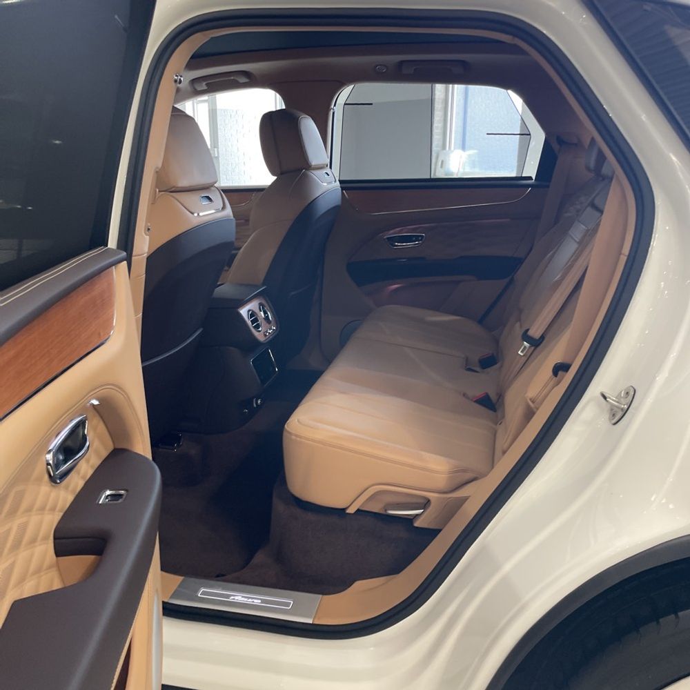 2024 Bentley Bentayga Base