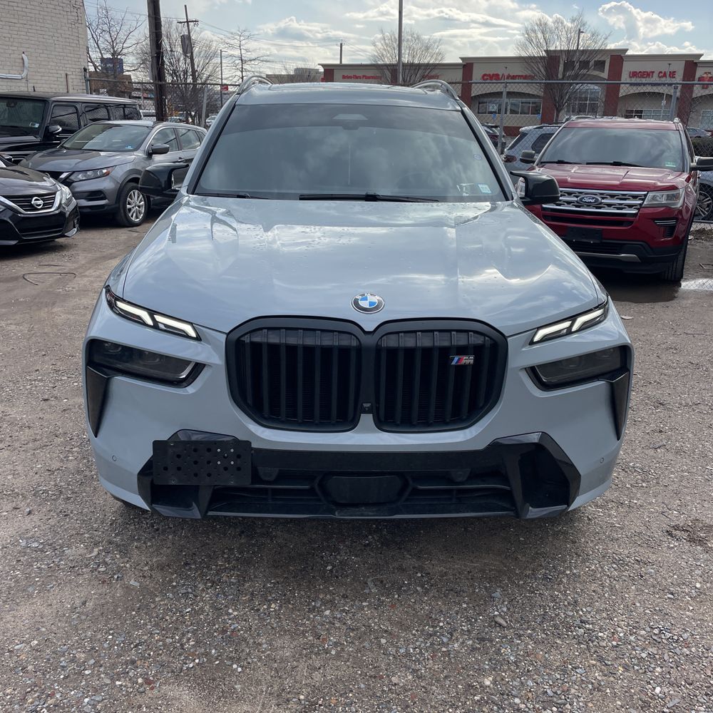2024 BMW X7 M60i