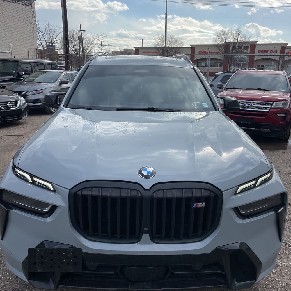 2024 BMW X7 M60i