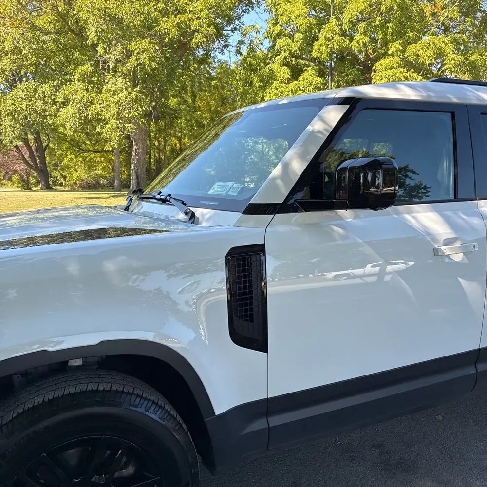 2025 Land Rover Defender 110 S P300
