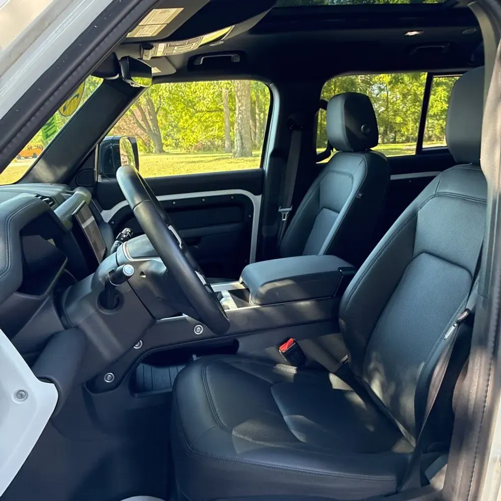 2025 Land Rover Defender 110 S P300