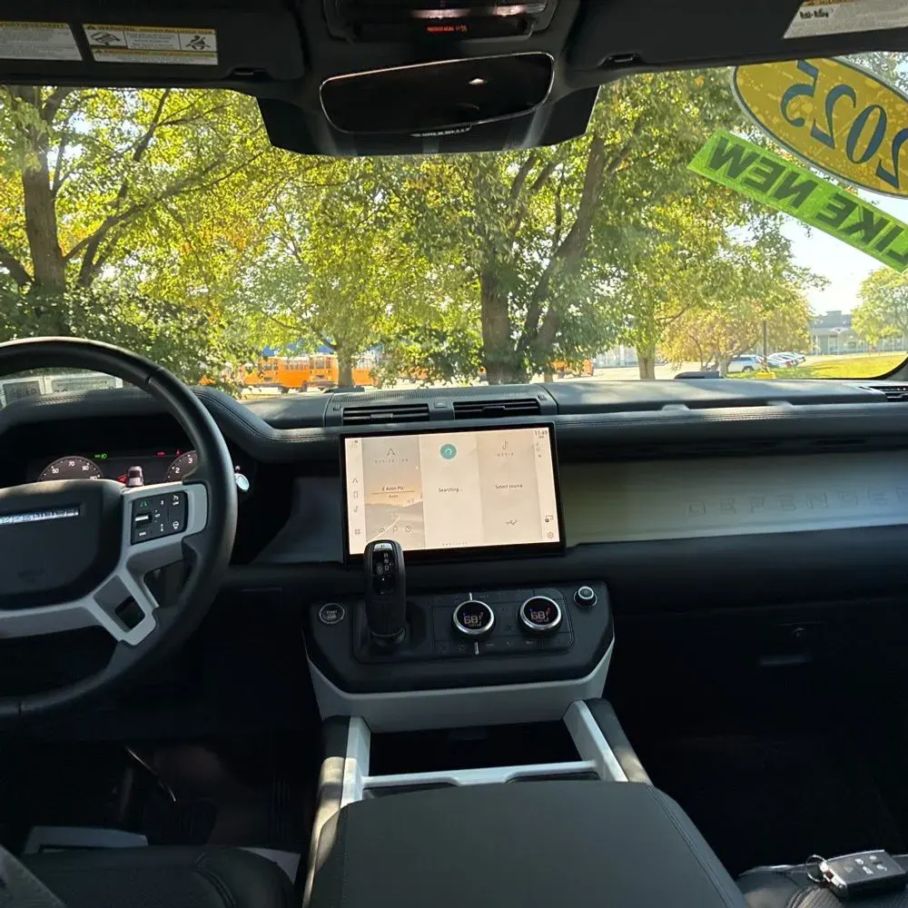 2025 Land Rover Defender 110 S P300