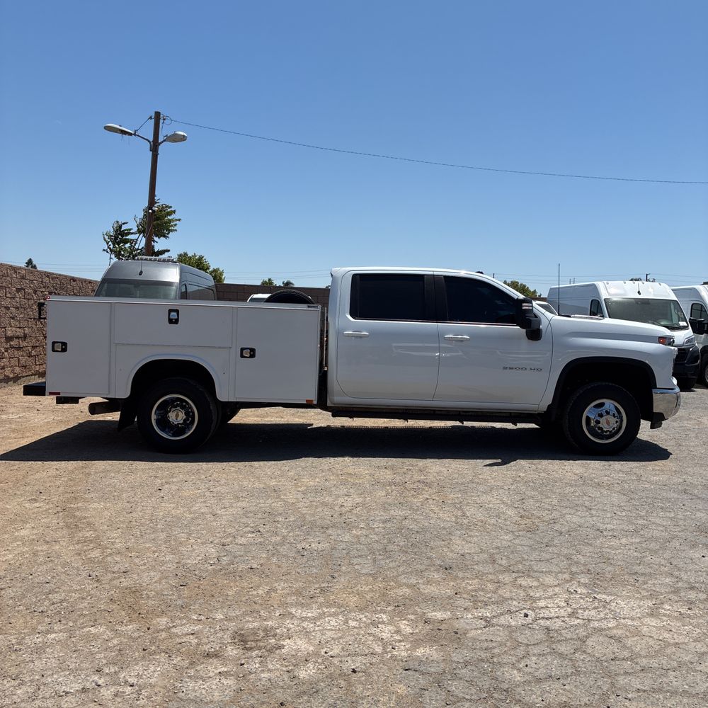 2024 Chevrolet Silverado 3500HD CC LT