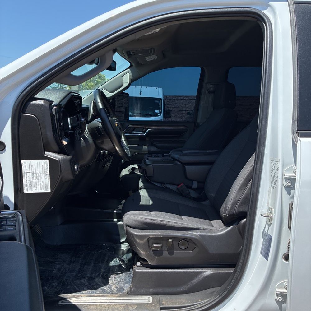 2024 Chevrolet Silverado 3500HD CC LT