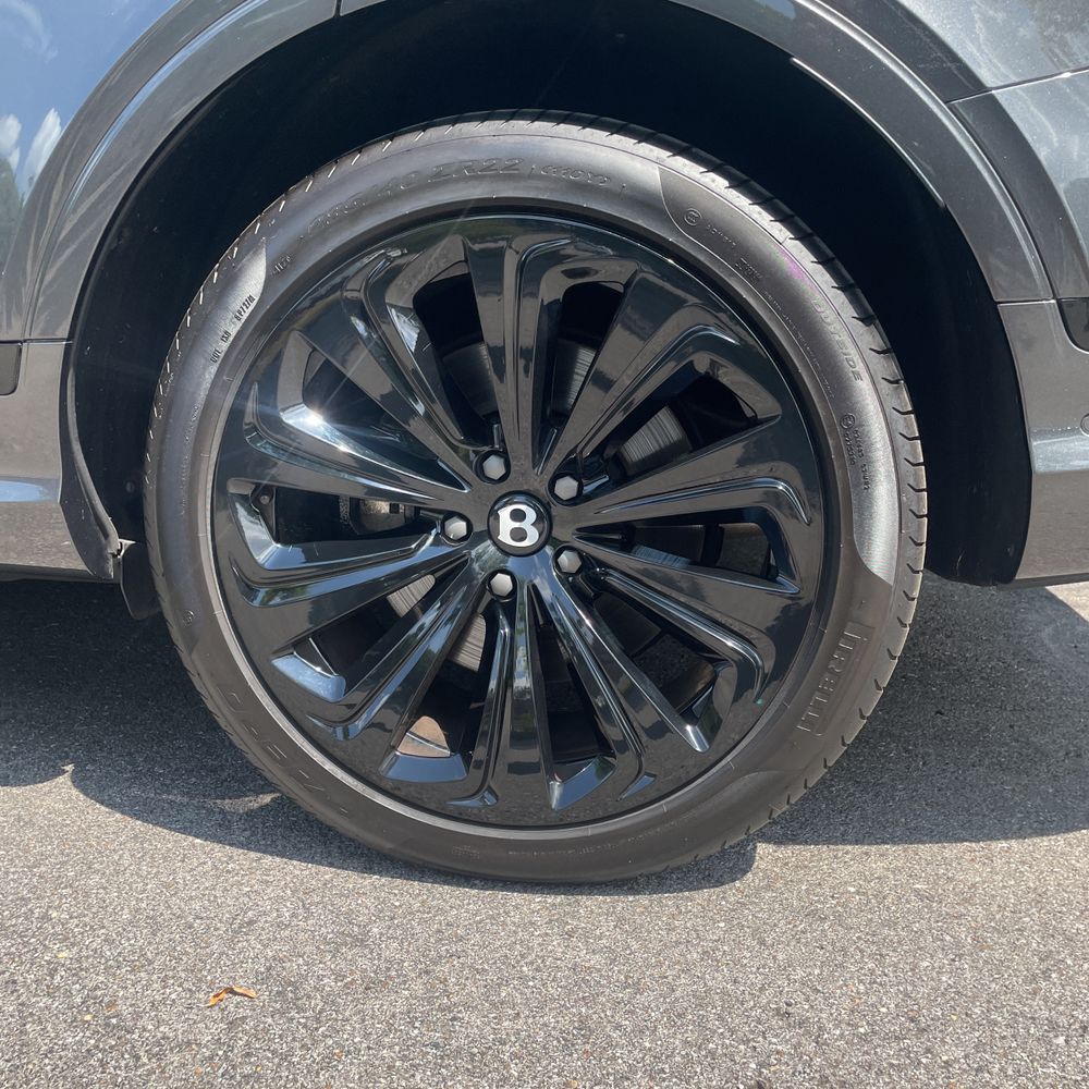 2024 Bentley Bentayga Base