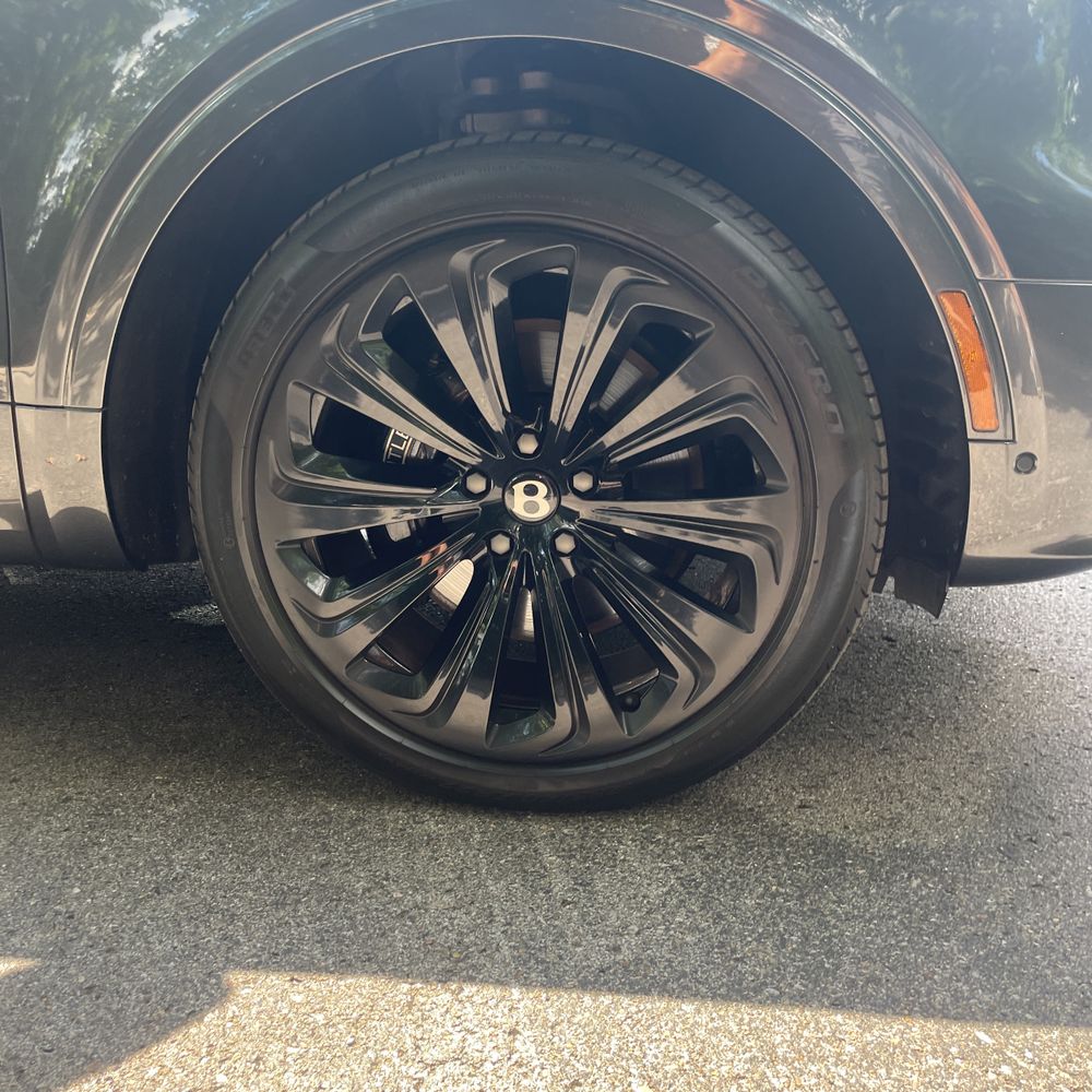 2024 Bentley Bentayga Base