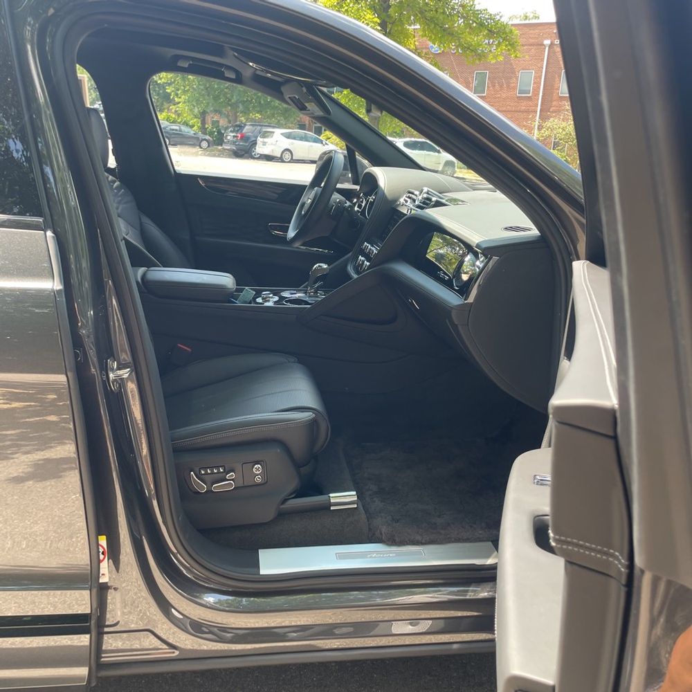 2024 Bentley Bentayga Base