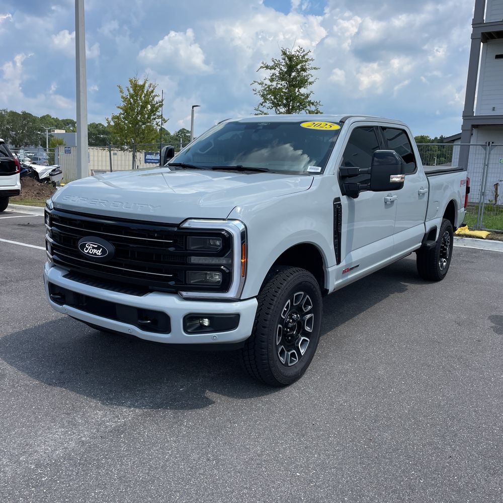 2025 Ford F-250 Super Duty Platinum
