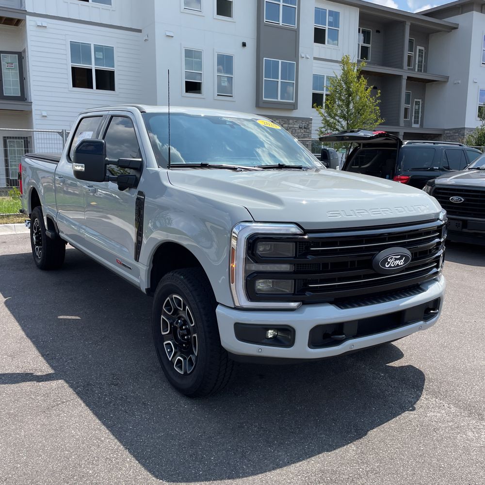 2025 Ford F-250 Super Duty Platinum