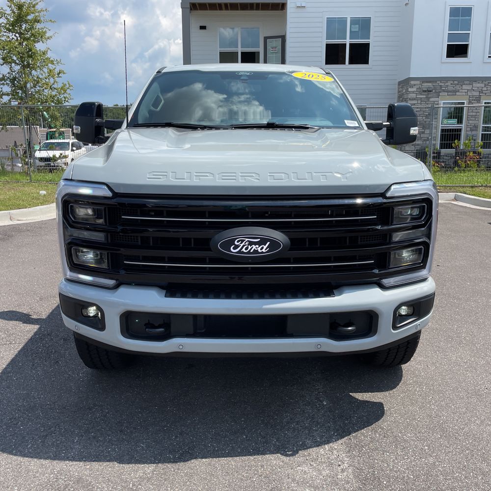 2025 Ford F-250 Super Duty Platinum
