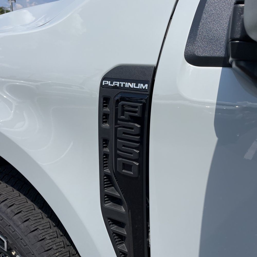 2025 Ford F-250 Super Duty Platinum