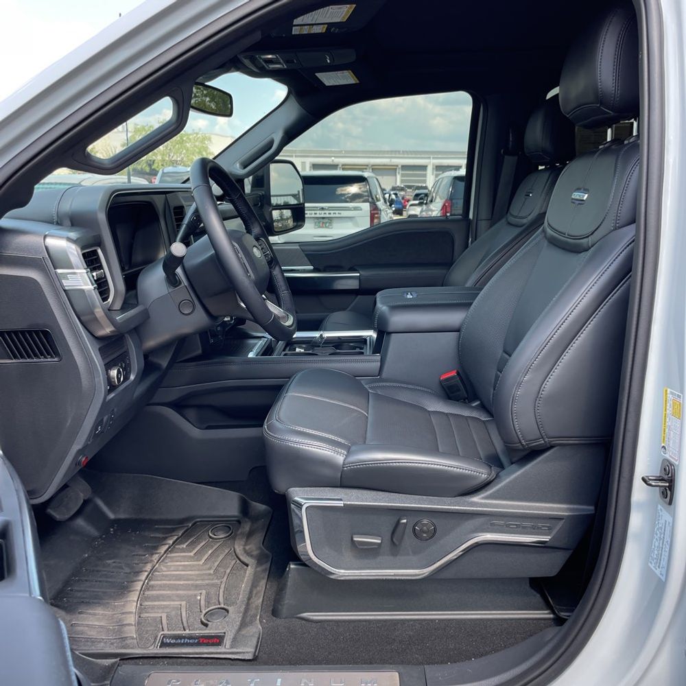 2025 Ford F-250 Super Duty Platinum