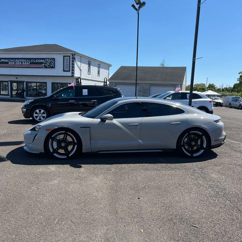 2021 Porsche Taycan Turbo