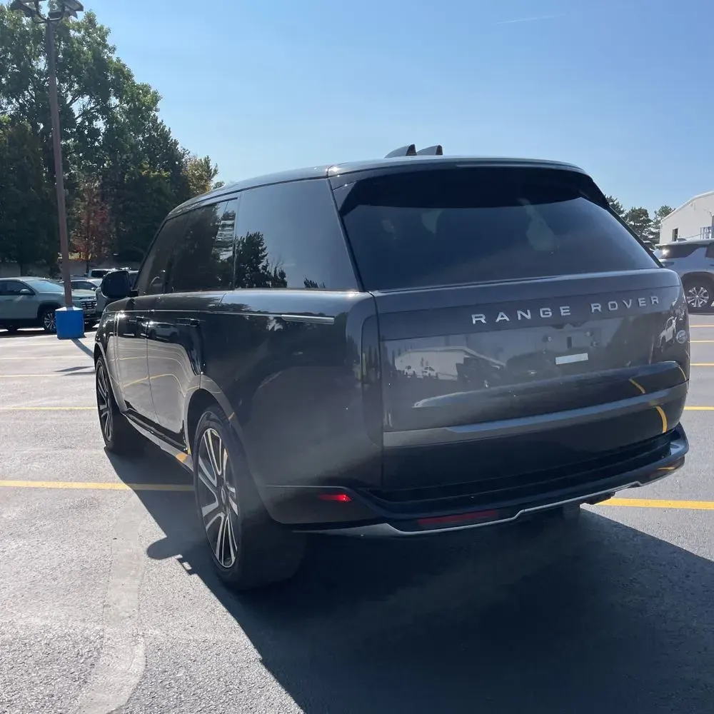 2023 Land Rover Range Rover P530 SE