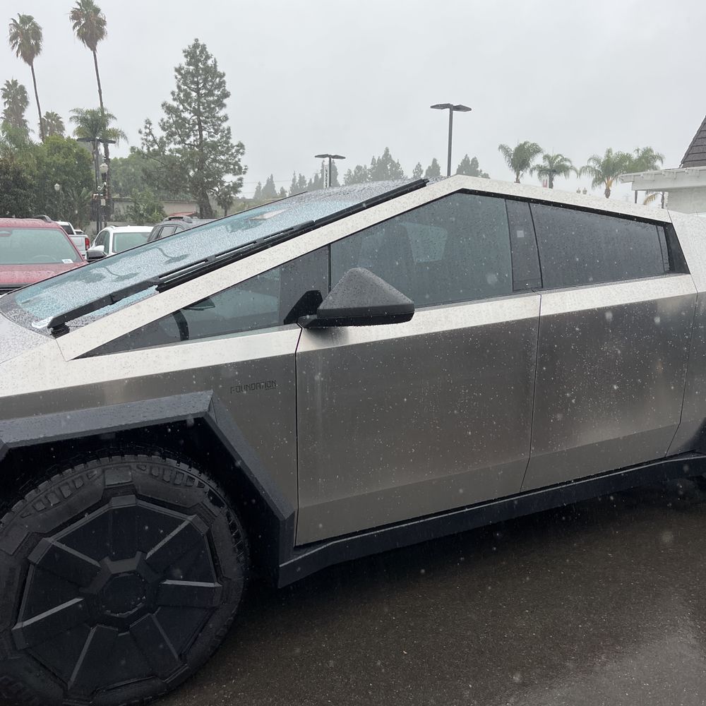 2024 Tesla Cybertruck Base