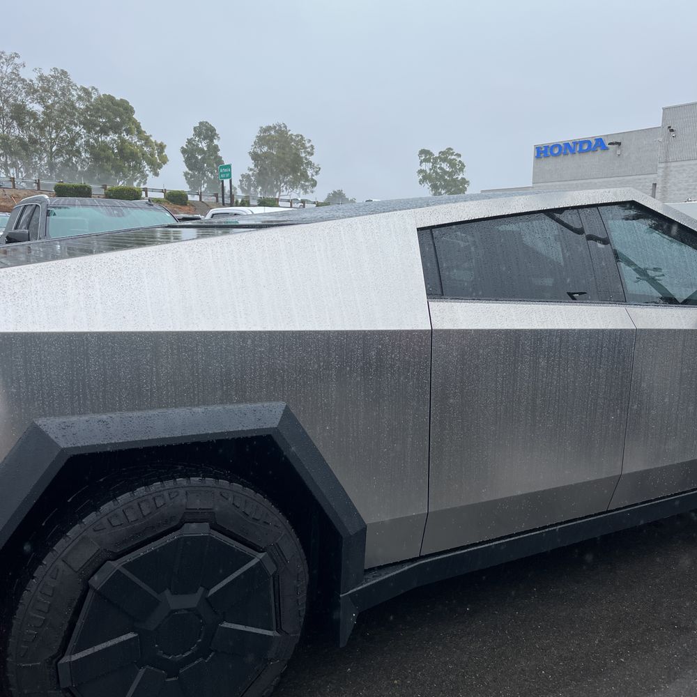 2024 Tesla Cybertruck Base