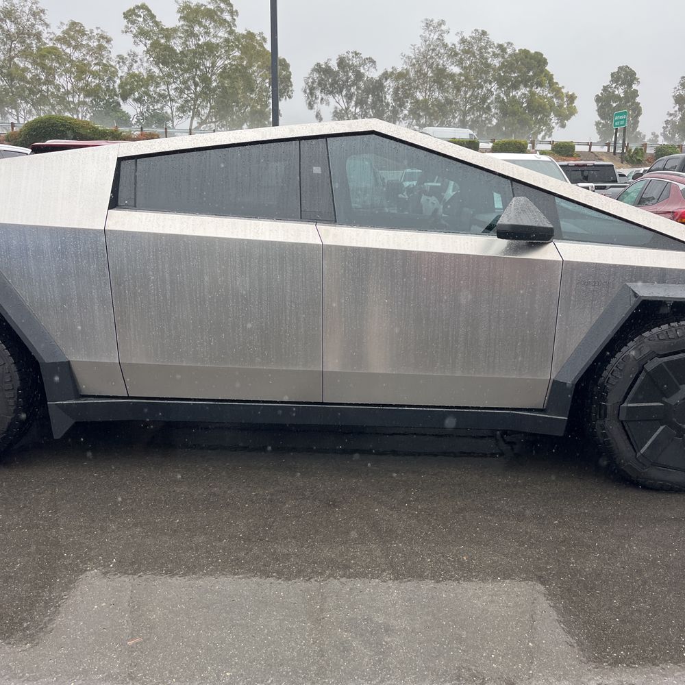 2024 Tesla Cybertruck Base