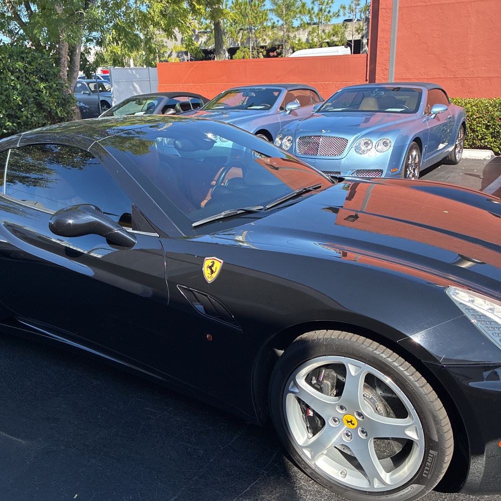 2010 Ferrari California Base