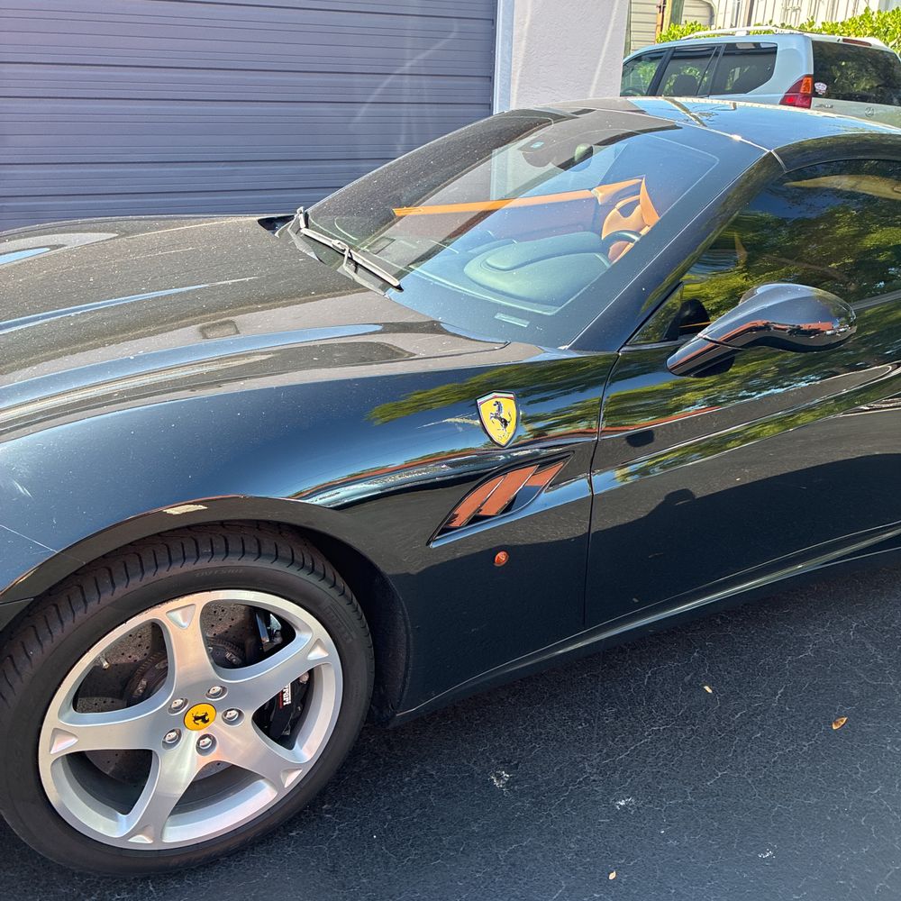 2010 Ferrari California Base