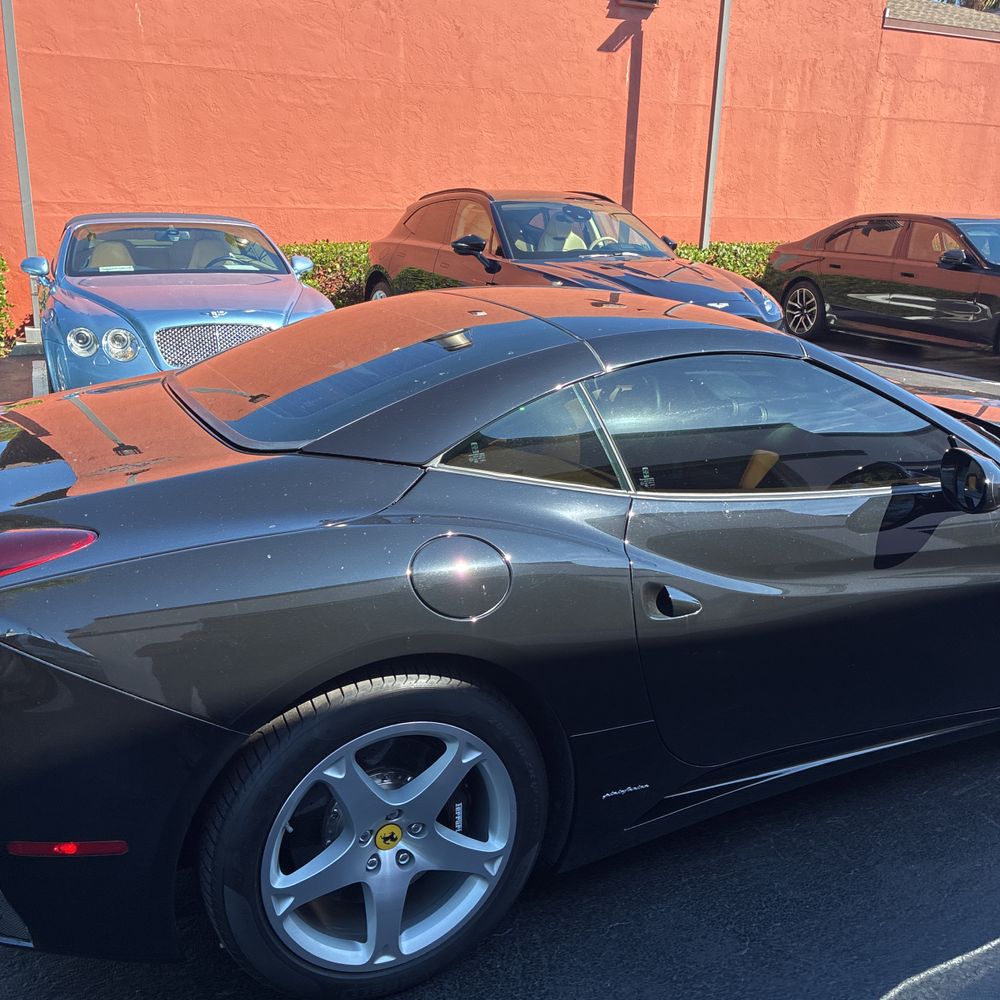 2010 Ferrari California Base