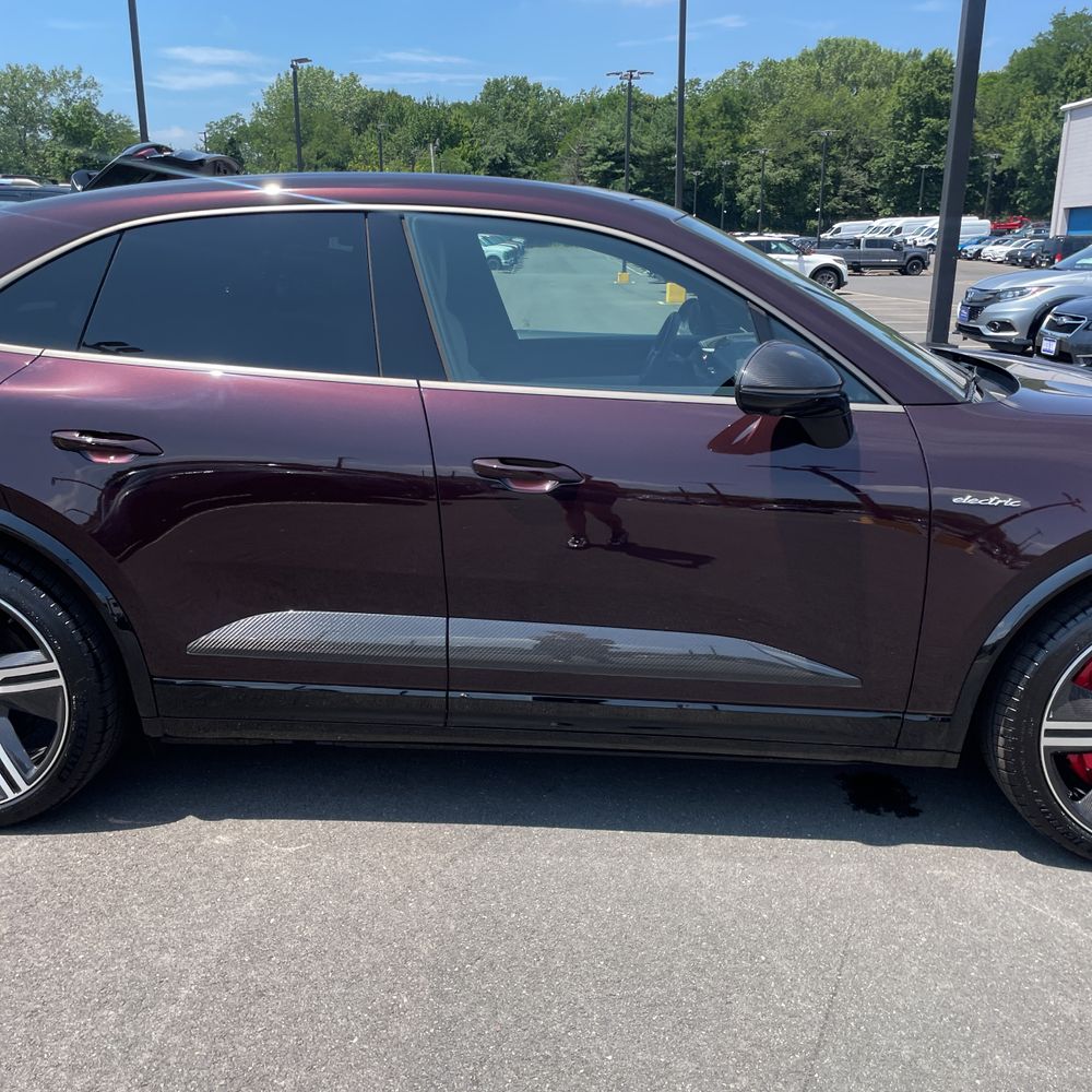 2025 Porsche Macan Turbo Electric