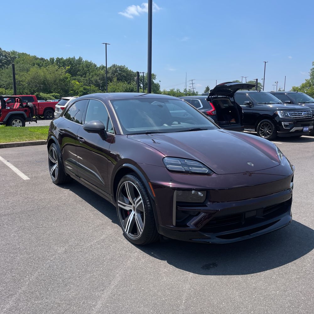 2025 Porsche Macan Turbo Electric