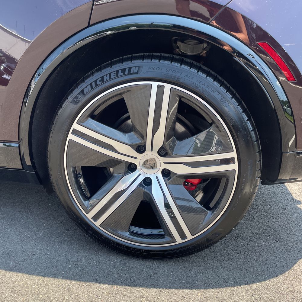 2025 Porsche Macan Turbo Electric