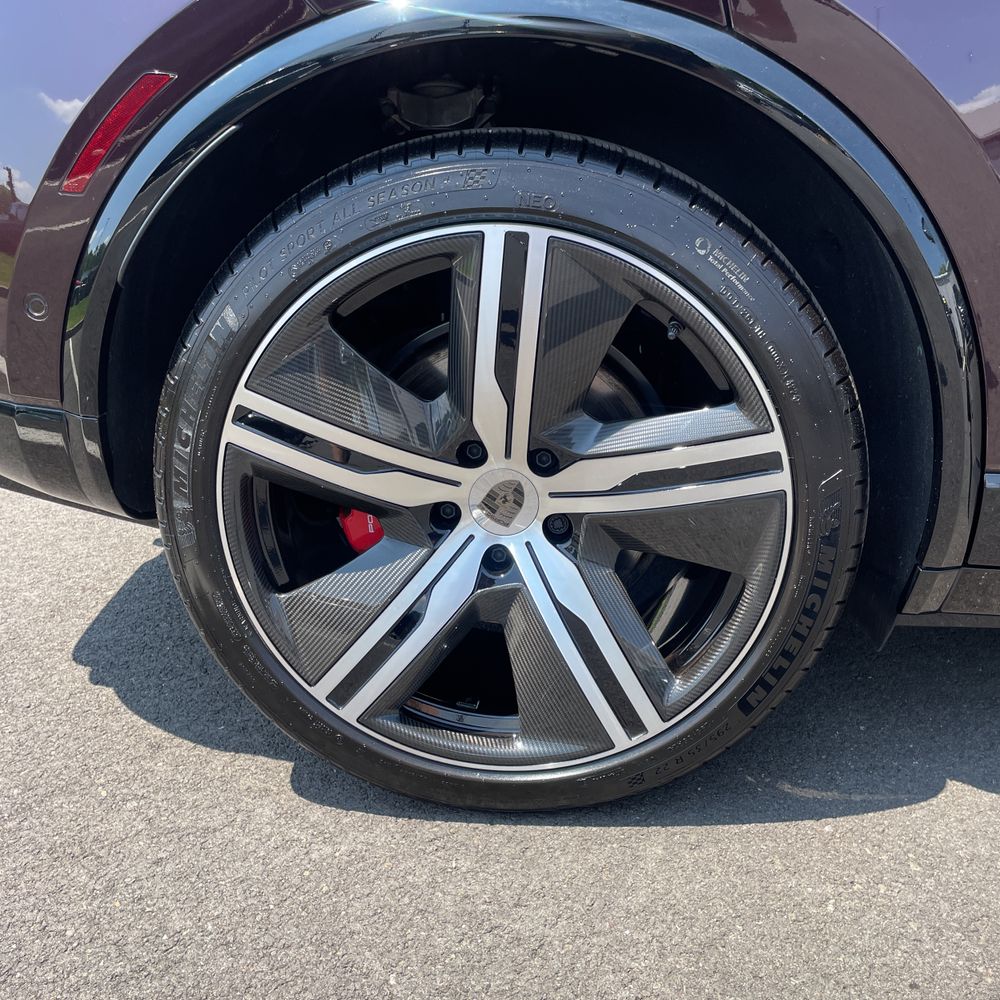 2025 Porsche Macan Turbo Electric