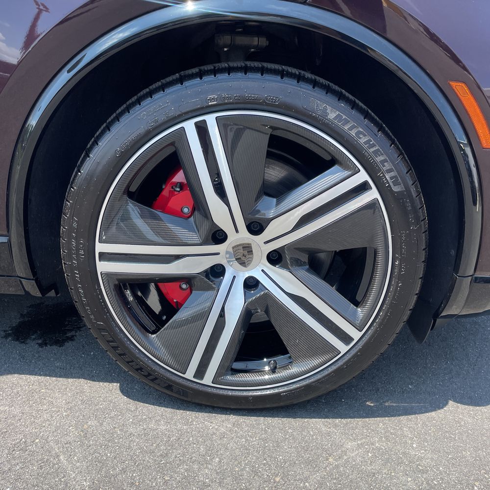 2025 Porsche Macan Turbo Electric