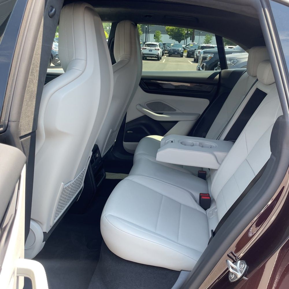 2025 Porsche Macan Turbo Electric