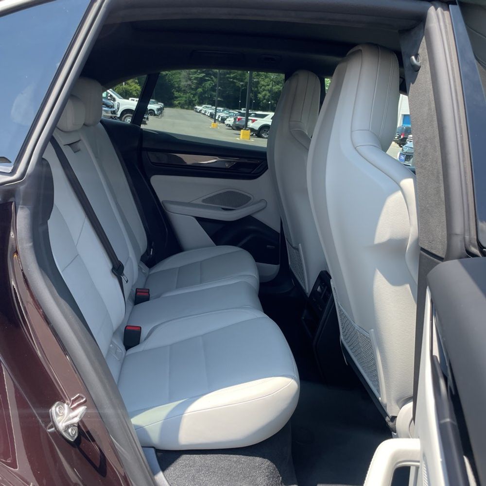 2025 Porsche Macan Turbo Electric