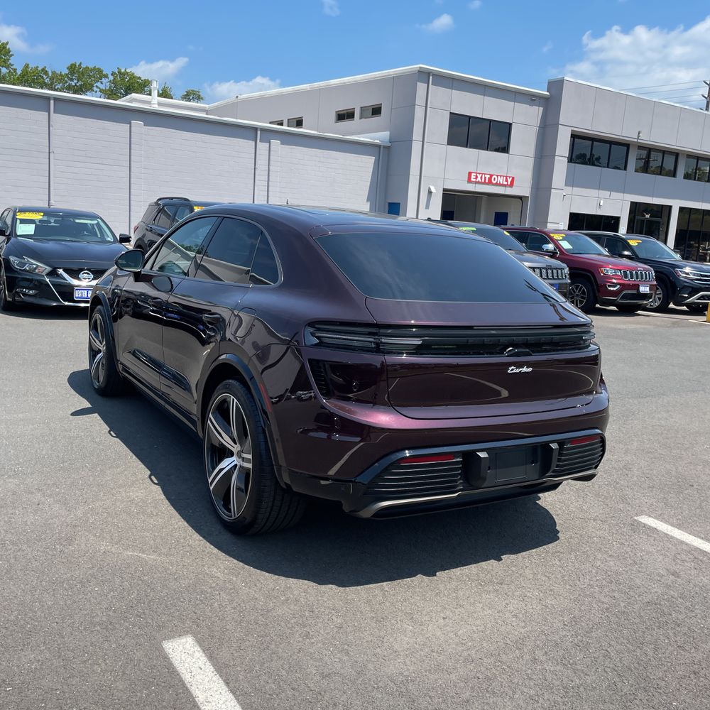 2025 Porsche Macan Turbo Electric