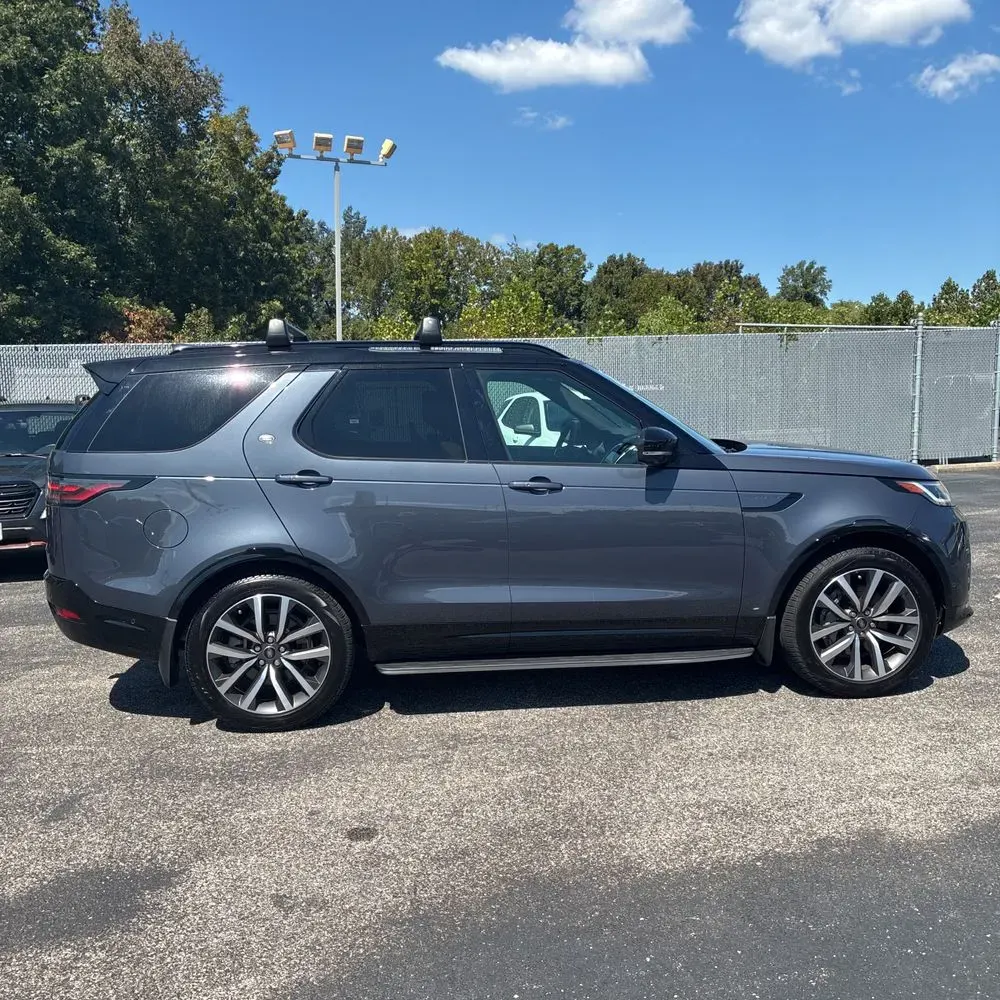 2024 Land Rover Discovery Dynamic SE P300