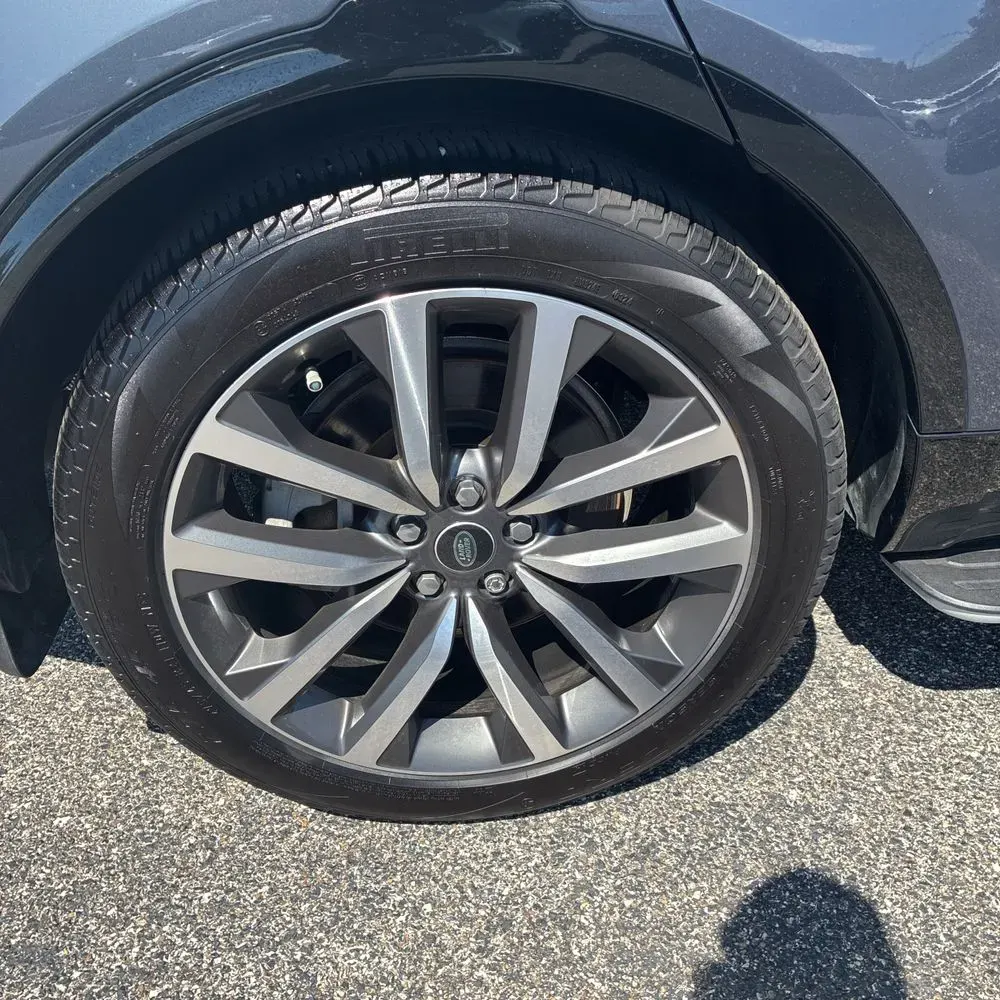 2024 Land Rover Discovery Dynamic SE P300