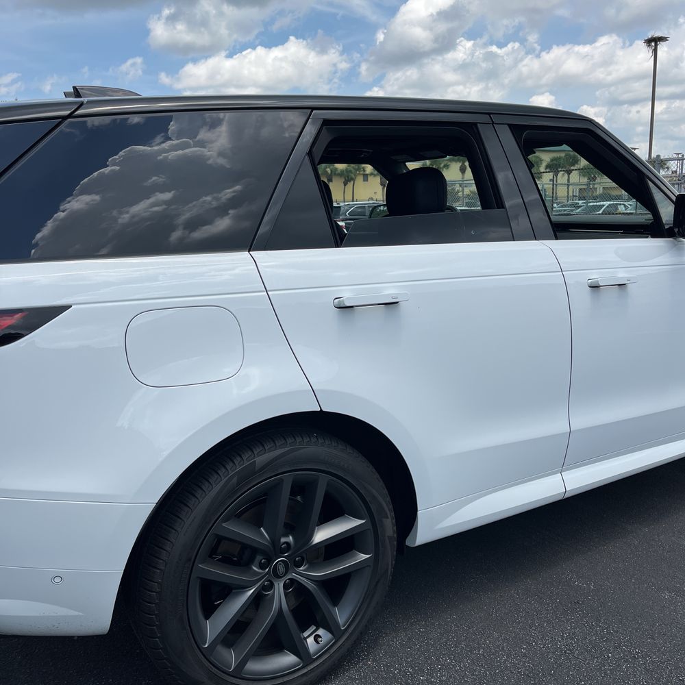 2024 Land Rover Range Rover Sport P550e Autobiography