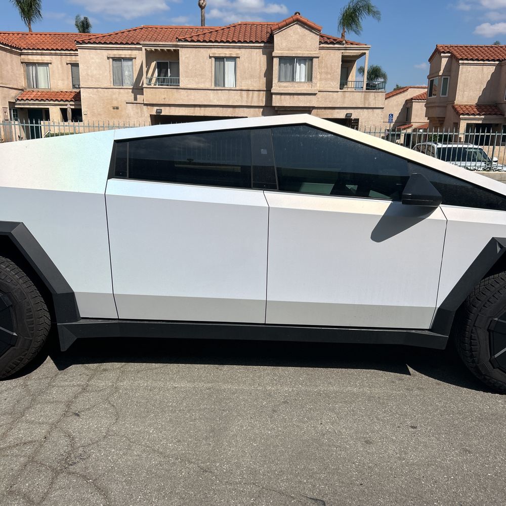 2024 Tesla Cybertruck Base