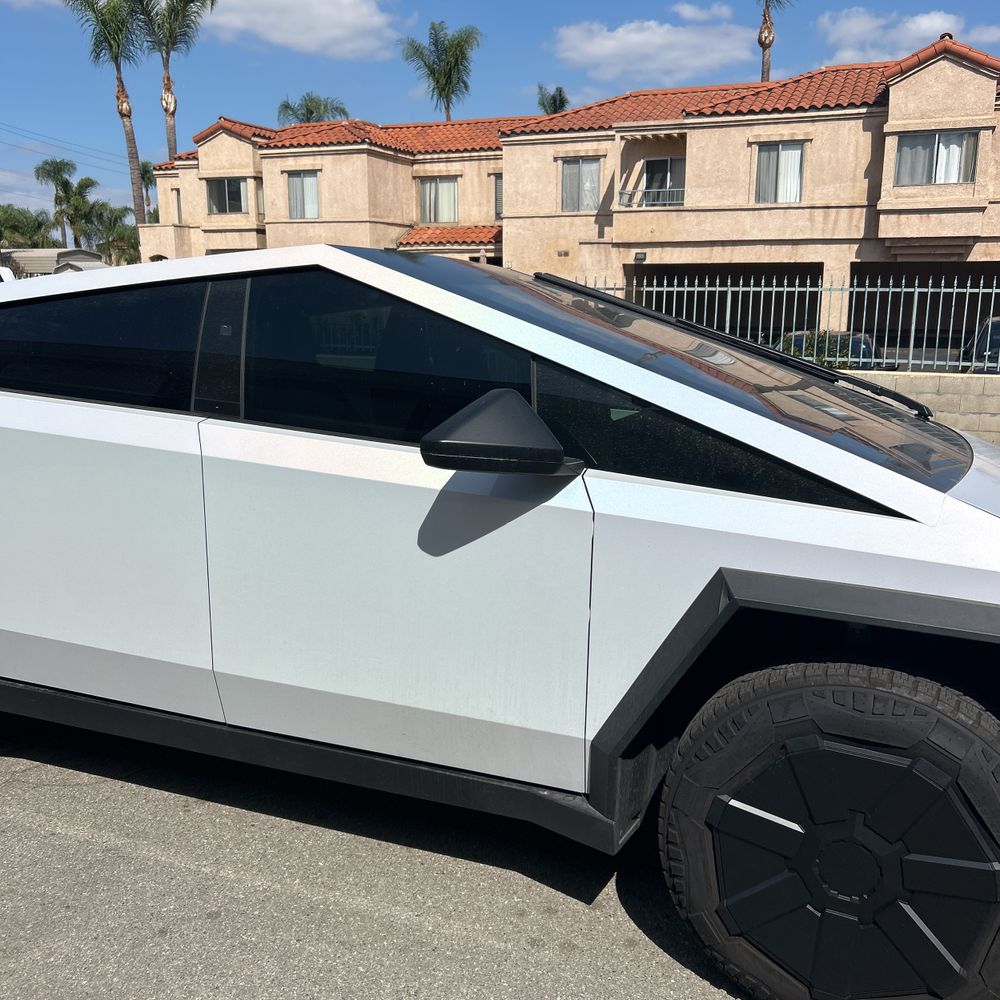 2024 Tesla Cybertruck Base