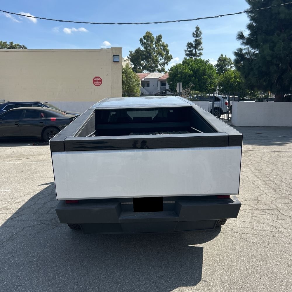 2024 Tesla Cybertruck Base