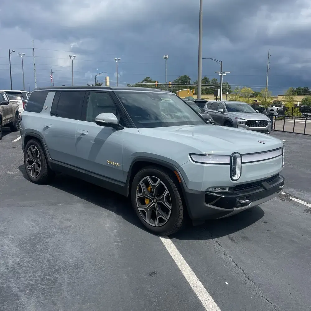 2023 Rivian R1S Launch Ed Quad-Motor