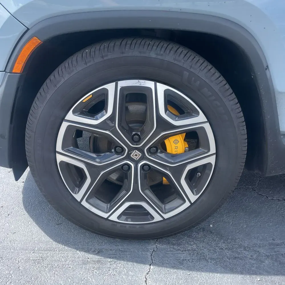 2023 Rivian R1S Launch Ed Quad-Motor