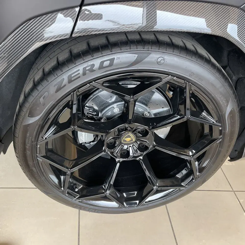 2024 Lamborghini Urus Performante